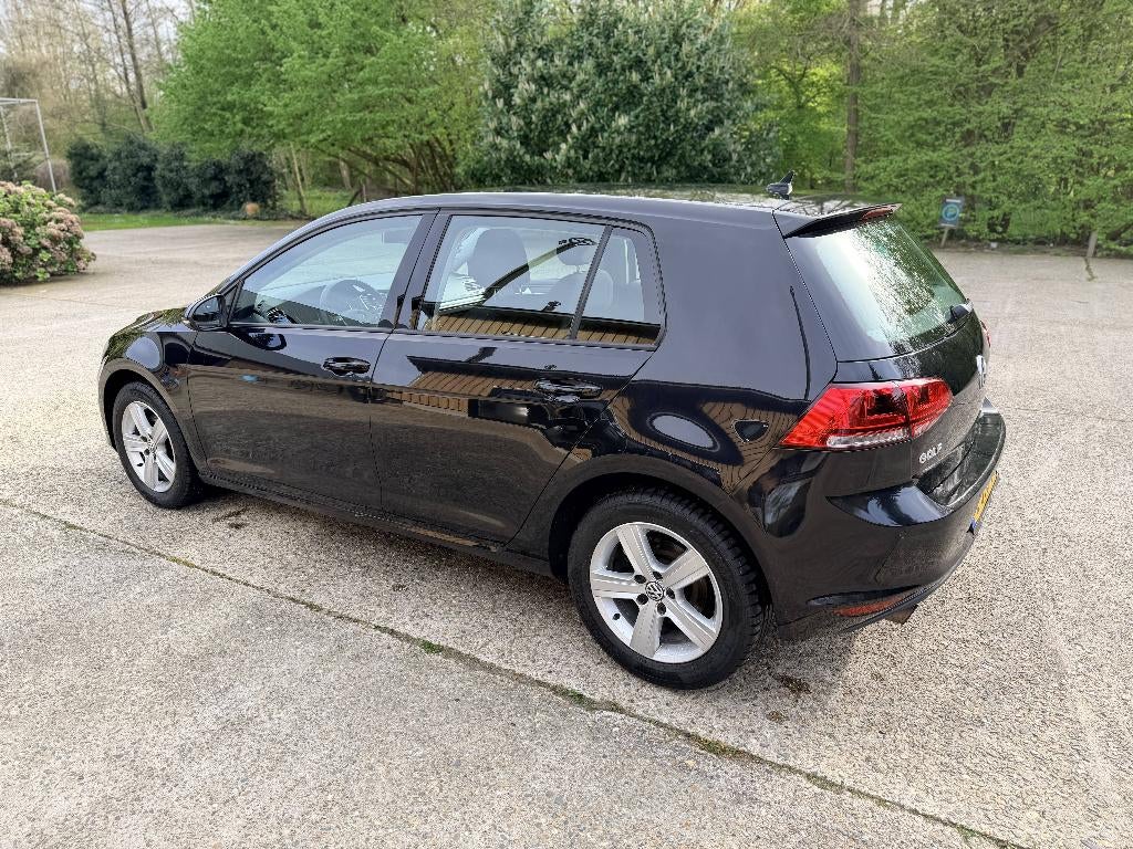 Volkswagen Golf 1.2 TSI Highline 105 pk 5-deurs zwart, Voorwielaandrijving, Euro 5, Stof, Zwart