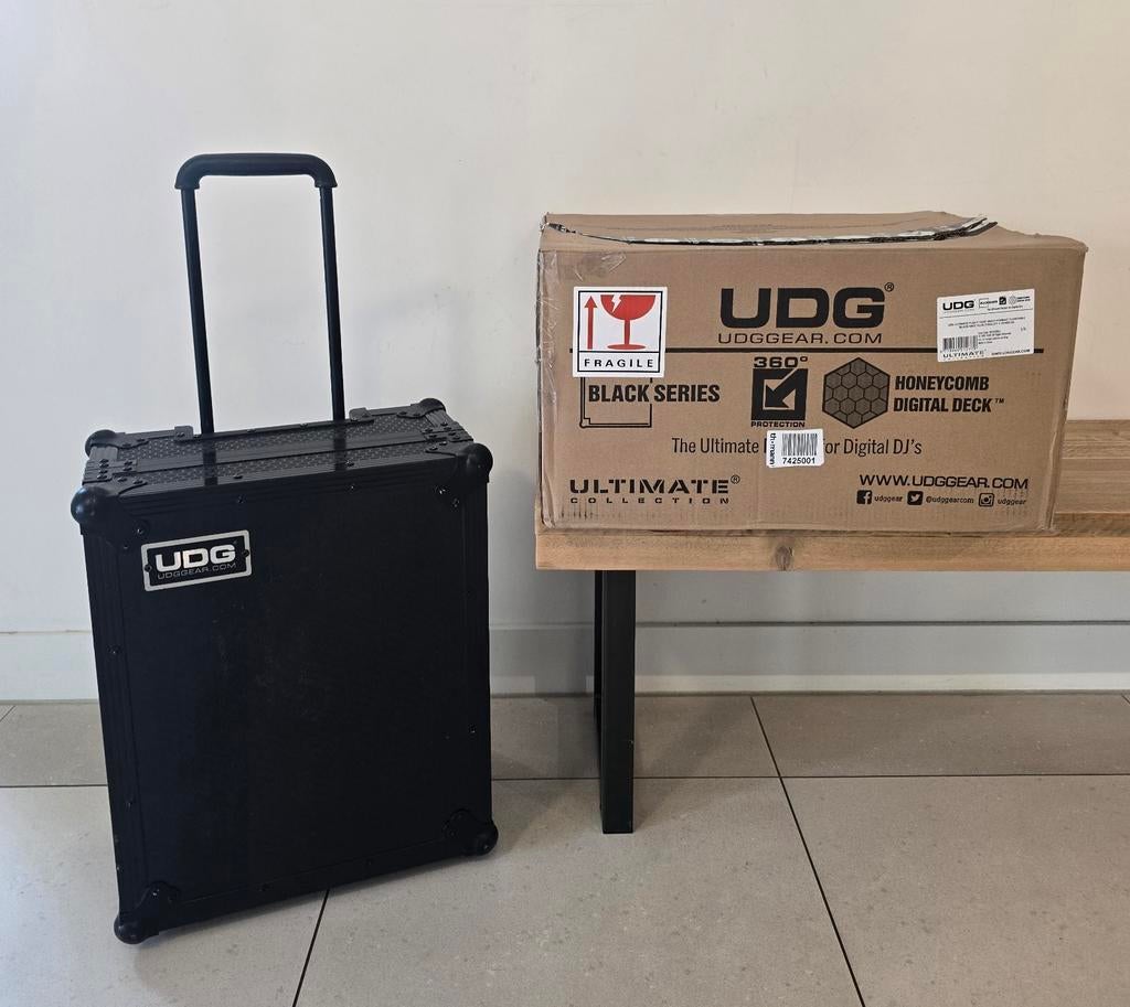 UDG Dj Trolley Case Zwart Draaitafel Technics SL Reloop RP, Ophalen of Verzenden, Gebruikt, Overige instrumenten, Flightcase