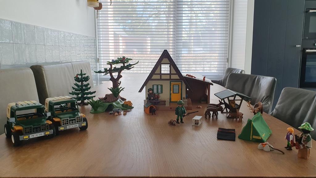 Playmobil boshuis, dassenburcht en jeeps 4207 4208 4204 4206, Ophalen of Verzenden, Gebruikt, Complete set