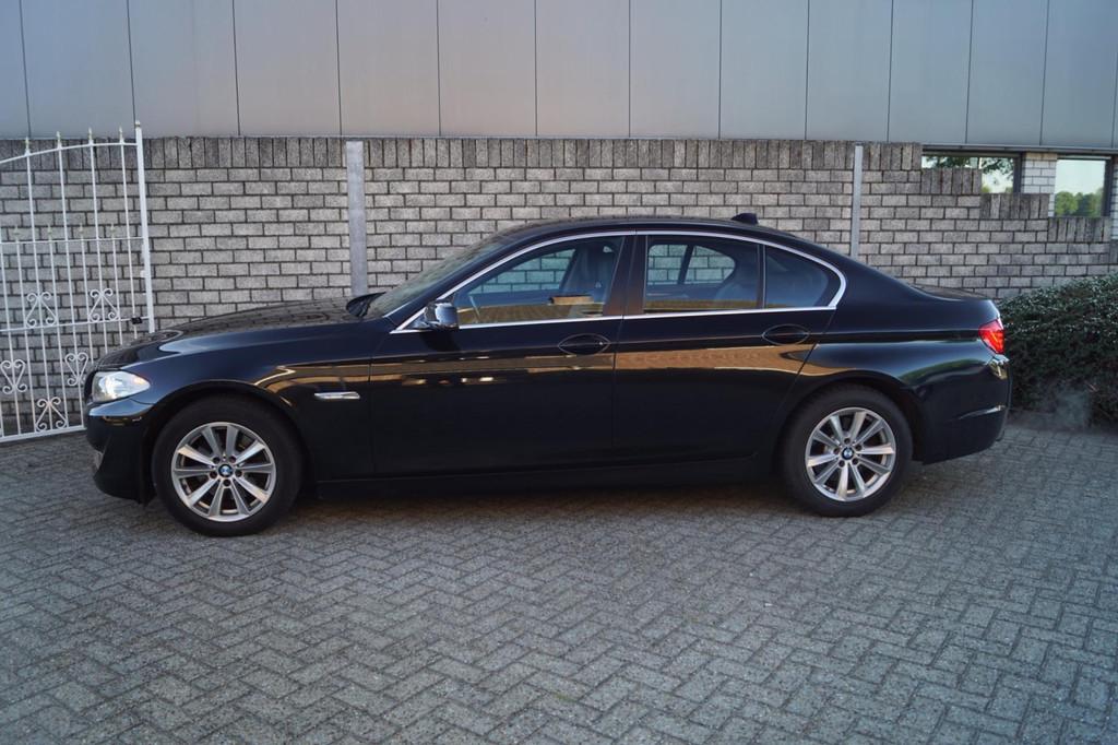 BMW 5-serie 520i High Executive Autom Leder Sportst Stoelver, Automaat, Euro 5, Achterwielaandrijving, Gebruikt