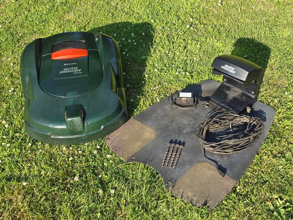 Husqvarna Automower 220ac robotmaaier compleet werkend, Ophalen, Gebruikt, Husqvarna