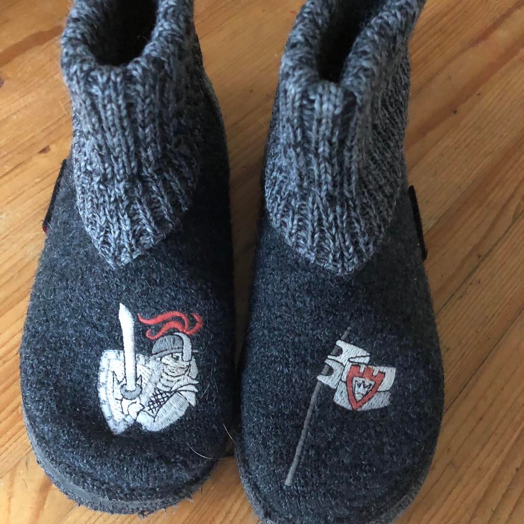 Giesswein sloffen maat 30, Gebruikt, Overige typen, Ophalen of Verzenden, Jongen