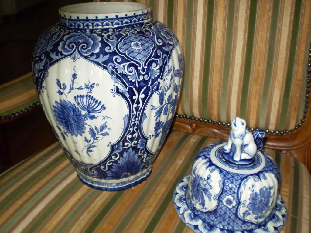 HELE MOOIE  REGOUT  AARDE  WERK  MAASTRCHT,, Antiek en Kunst, Ophalen