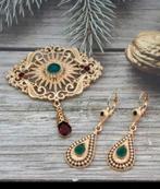 Prachtige Gouden Broche en Oorbellen Set met Edelstenen, Sieraden, Tassen en Uiterlijk, Oorbellen, Overige materialen, Hangers