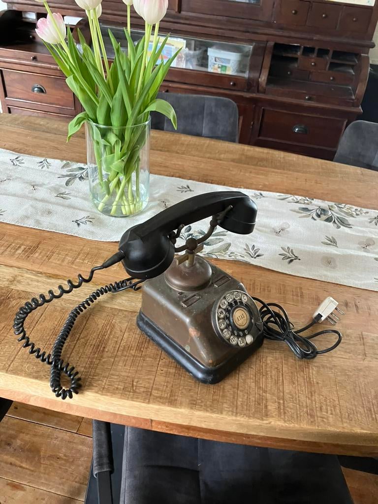 Antieke telefoon, Ophalen