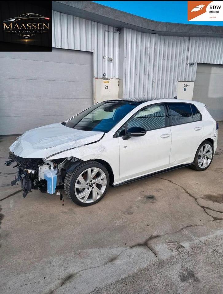 Golf 8.5 R-Line 2025 7000KM IQ Light Pano Hud Acc, Auto diversen, Schadeauto's, Volkswagen, Automaat, Hybride Elektrisch/Benzine