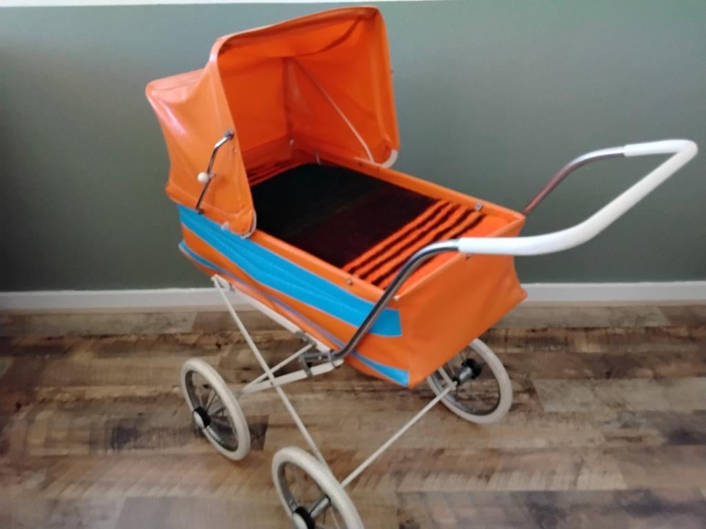Retro poppenwagen jaren 70, Kinderen en Baby's, Speelgoed | Poppen, Ophalen, Gebruikt, Babypop