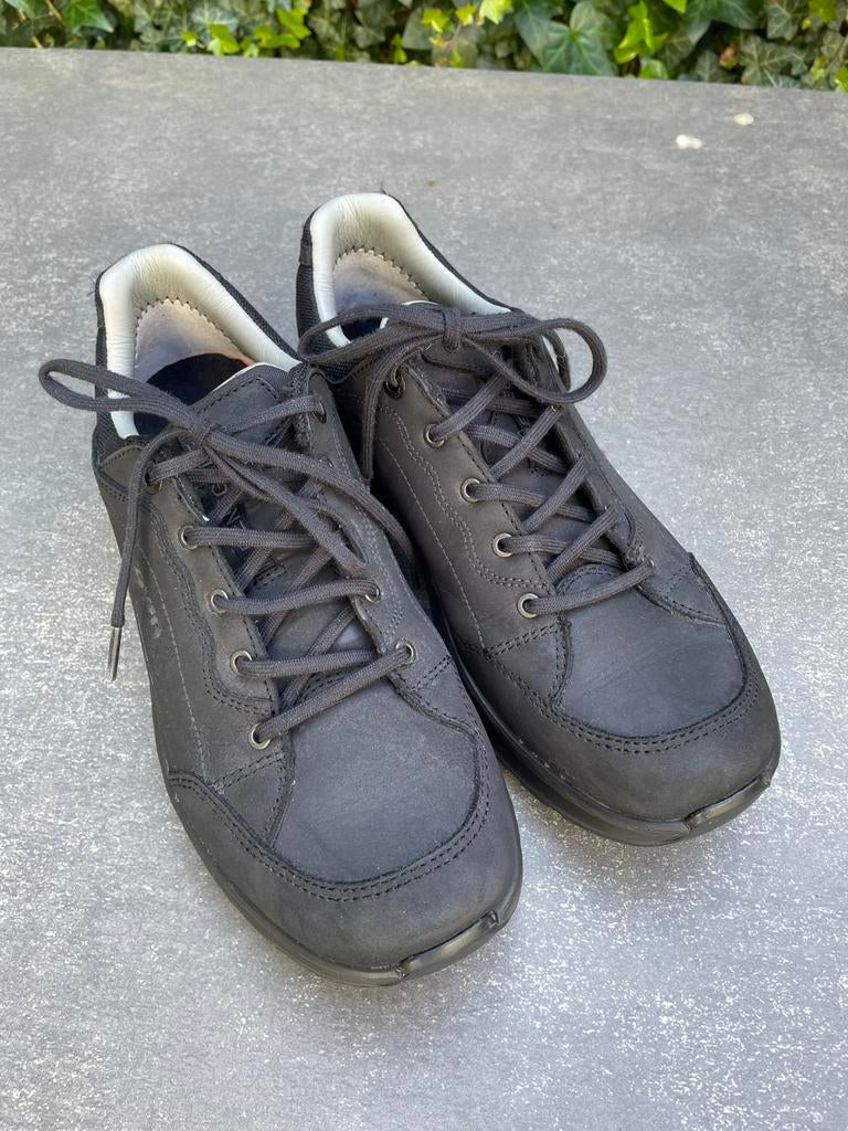 Lowa wandelschoenen dames maat 38, Lowa, Zwart, Zo goed als nieuw, Wandelschoenen