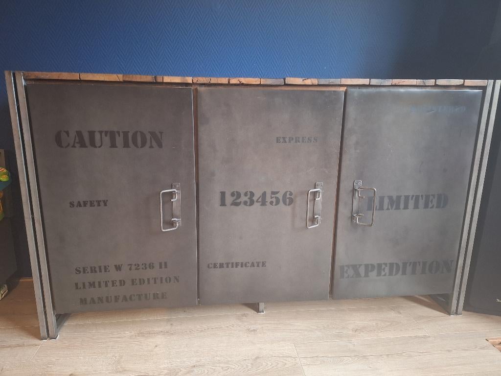 Industrieel dressoir, Ophalen, Gebruikt, 150 tot 200 cm, Teakhout