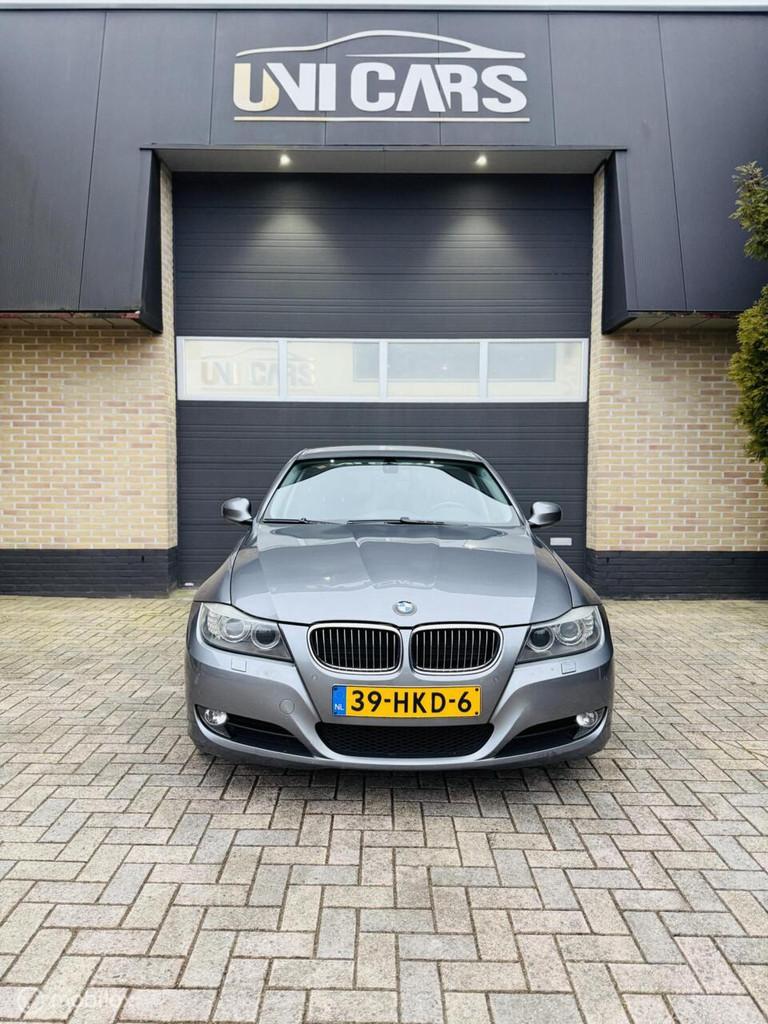 BMW 3-serie 320i High Executive|PRE LCI|Automaat|Leder|NAVI, Automaat, Achterwielaandrijving, Zwart, 4 cilinders