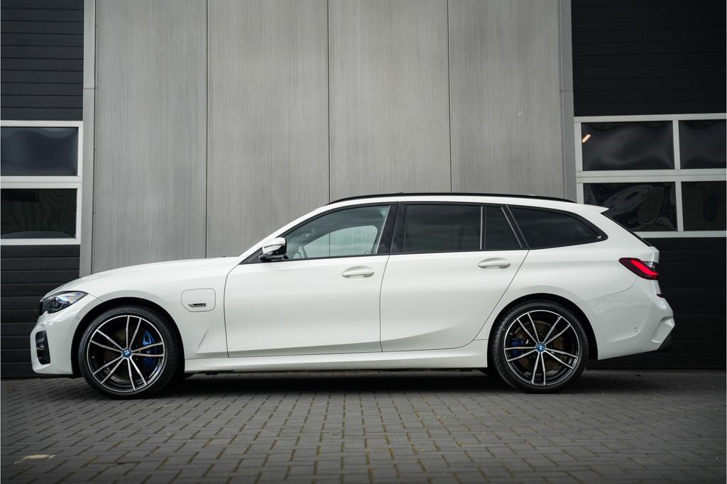 BMW 3 Serie Touring 330e 293 pk High Executive M-Sportpakket, 1998 cc, Achterwielaandrijving, Gebruikt, 4 cilinders