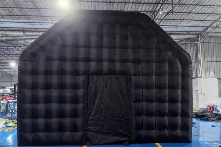 opblaasbare partytent te koop bieden mag, Hobby en Vrije tijd, Feestartikelen | Verhuur, Zo goed als nieuw, Ophalen of Verzenden