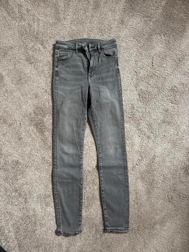 Grijze spijkerbroek H&M mt S, Ophalen of Verzenden, Gedragen, Grijs, W28 - W29 (confectie 36)
