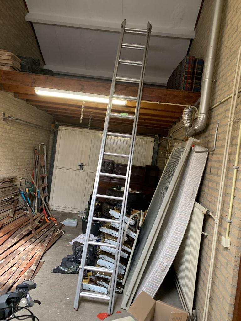 Uitschuifbare aluminium ladder - 2-delig 7 meter, Doe-het-zelf en Verbouw, Ladders en Trappen, Ophalen, Zo goed als nieuw, Ladder