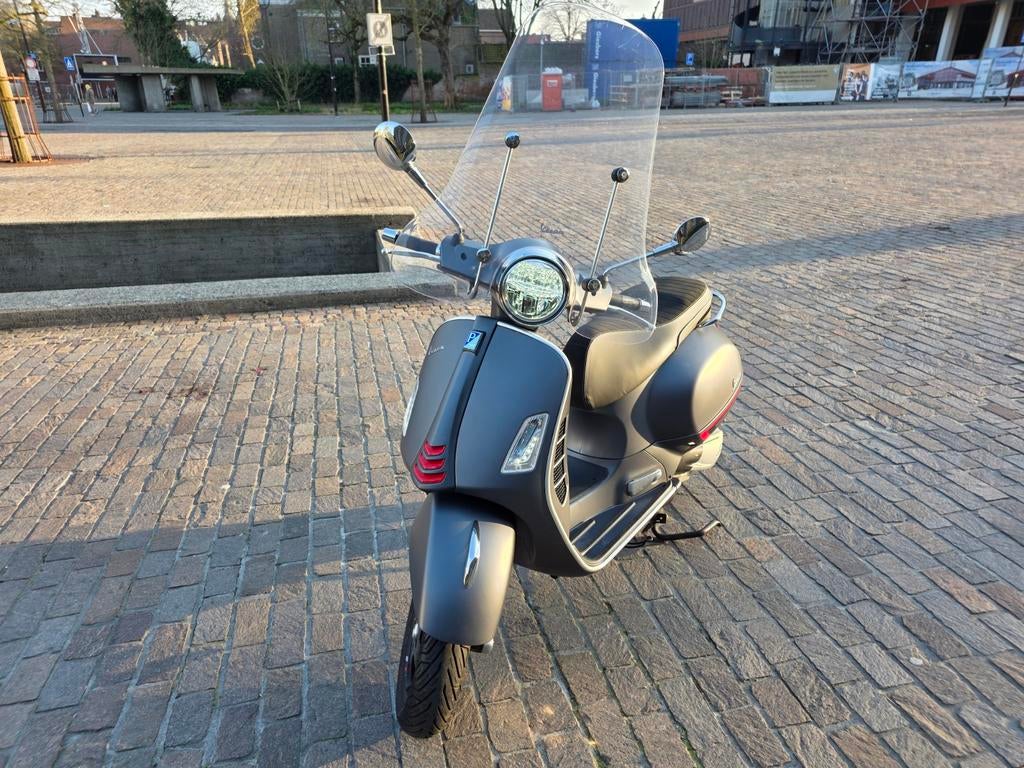 Vespa GTS 300 Super ABS/ASR 2800km, Ophalen