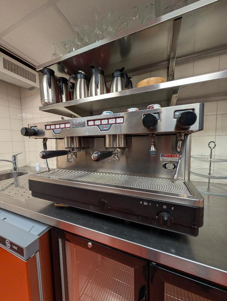 Faema E78 President horeca piston koffiemachine, Witgoed en Apparatuur, Koffiezetapparaten, Gebruikt, Gemalen koffie, Espresso apparaat