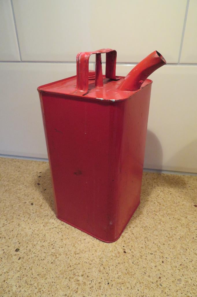 Leuke vintage rode petroleum kan blik vierkant petroleumkan, Ophalen of Verzenden