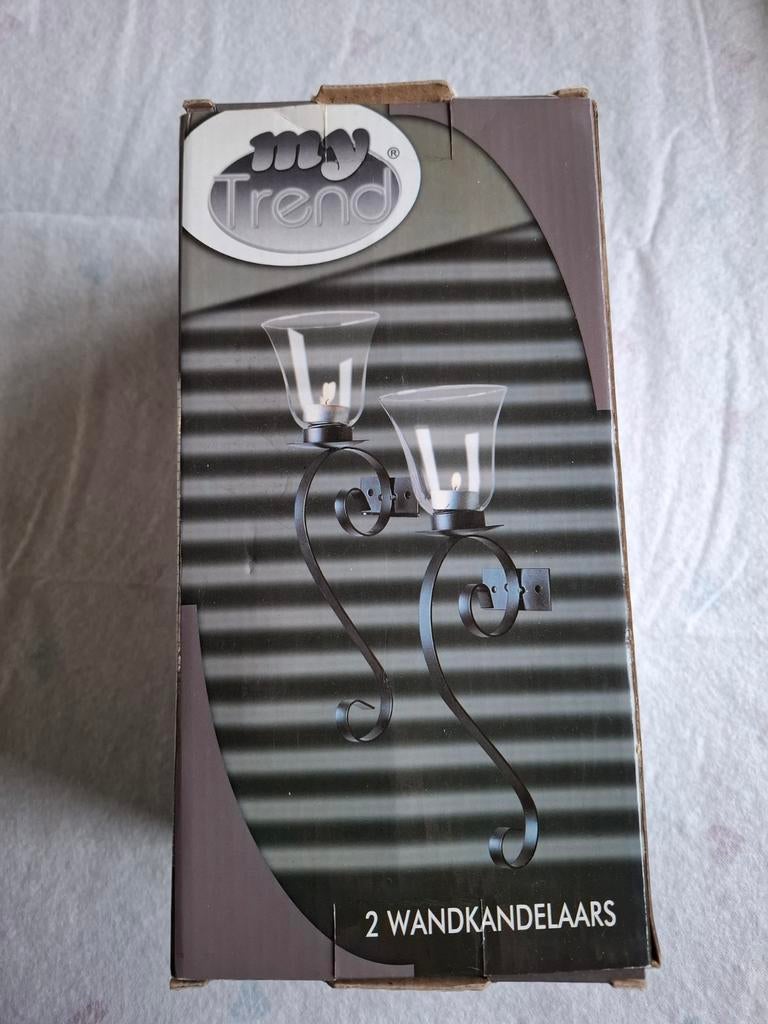 Set van 2 wandkandelaars met glazen houders, Huis en Inrichting, Woonaccessoires | Kandelaars en Kaarsen, Nieuw, Kandelaar, 25 tot 50 cm