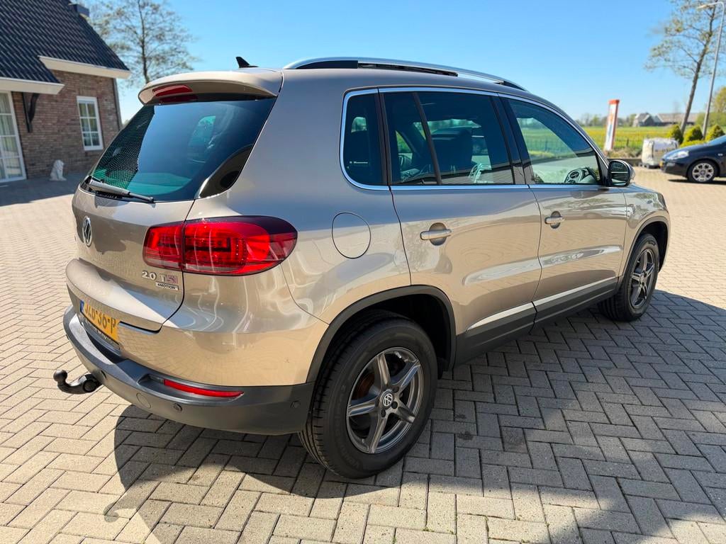 Volkswagen Tiguan 2.0 TSI Sport&Style/ 4Motion/ Face-life mo, Auto's, Volkswagen, Automaat, Gebruikt, Zwart, Bruin