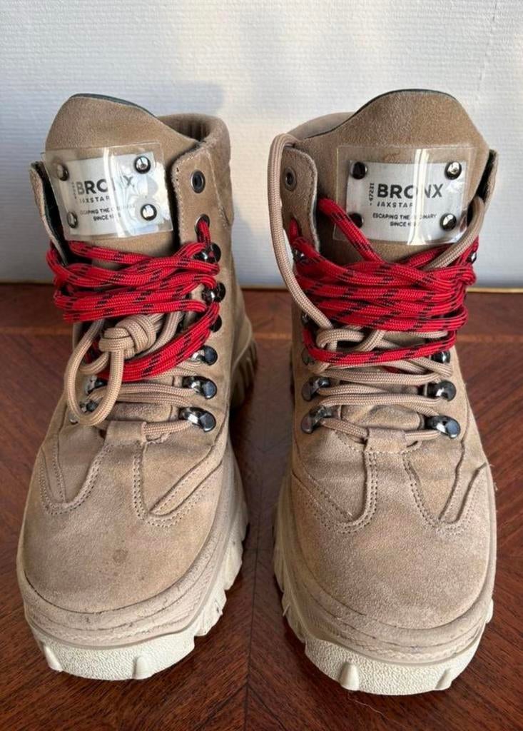Beiege suède schoenen Bronx Jaxstar maat 36, Ophalen of Verzenden, Zo goed als nieuw, Beige, Sneakers of Gympen