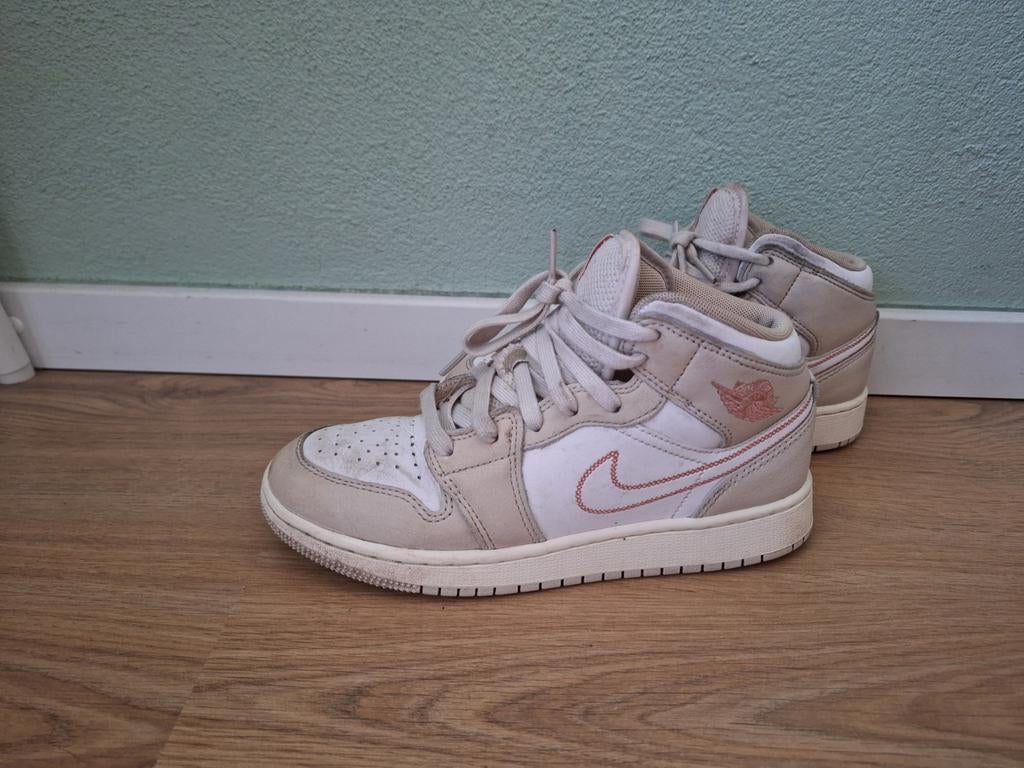 Nike hoge sneakers roze-wit maat 36,5 amper gedragen, Ophalen of Verzenden, Zo goed als nieuw, Nike, Jongen of Meisje