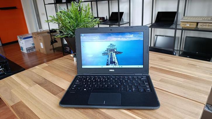 Dell Latitude 3180, Computers en Software, Windows Laptops, Gebruikt, 11 inch, SSD, 2 tot 3 Ghz, 4 GB, Qwerty, Ophalen of Verzenden