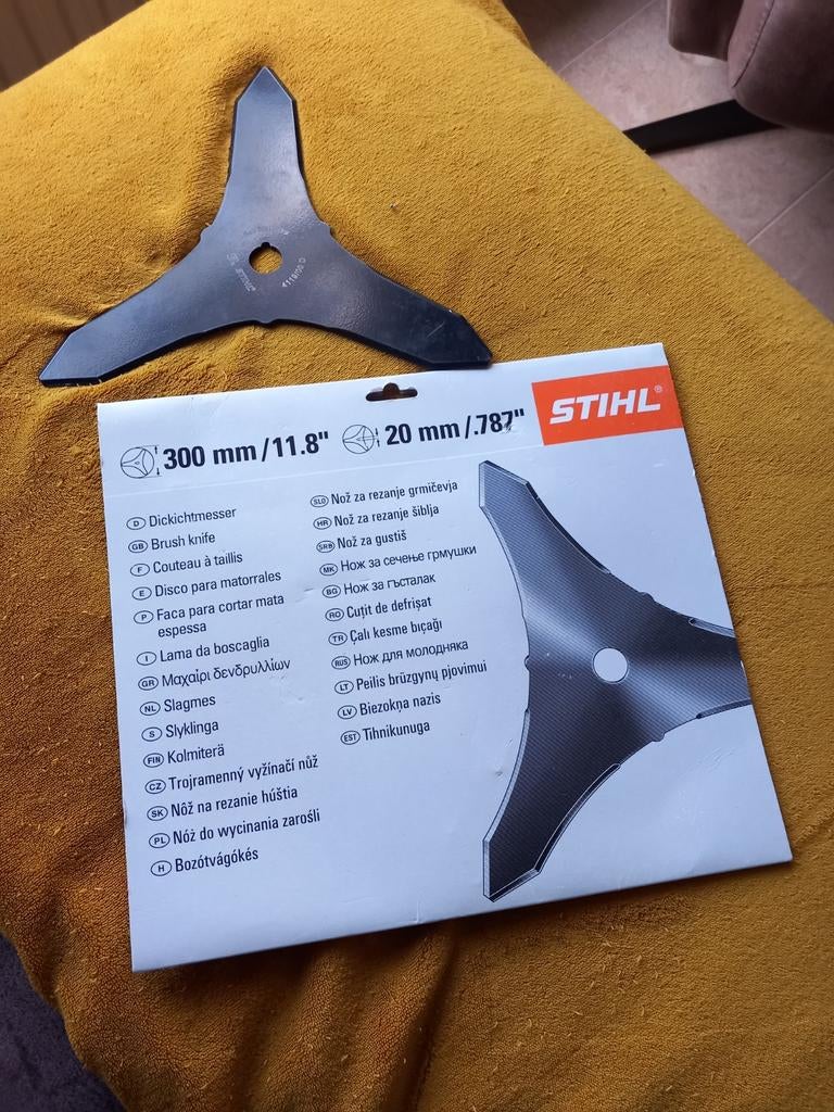 Stihl Bosmaaier Mes - 300mm / 20mm - Nieuw, Ophalen of Verzenden, Nieuw, 30 tot 50 cm, Stihl