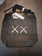 KAWS + Warhol black tas, Ophalen, Zo goed als nieuw, Zwart, Schoudertasje