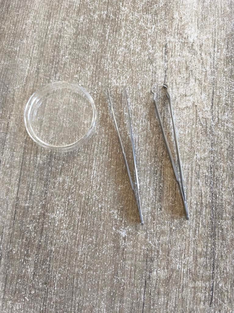 Pedicure pincet, frezentang en Petri schaaltje, Ophalen of Verzenden, Zo goed als nieuw