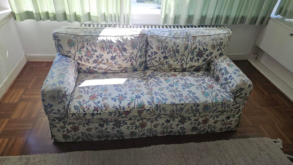 Gratis twee Bloemenprint 2-zits bank, Huis en Inrichting, Banken | Bankstellen, Ophalen, Klassiek, Bloemenprint, Gebruikt, 150 tot 200 cm