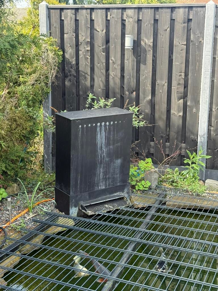 Rijkelijk gevulde trickle filter., Ophalen of Verzenden, Vijverfilter