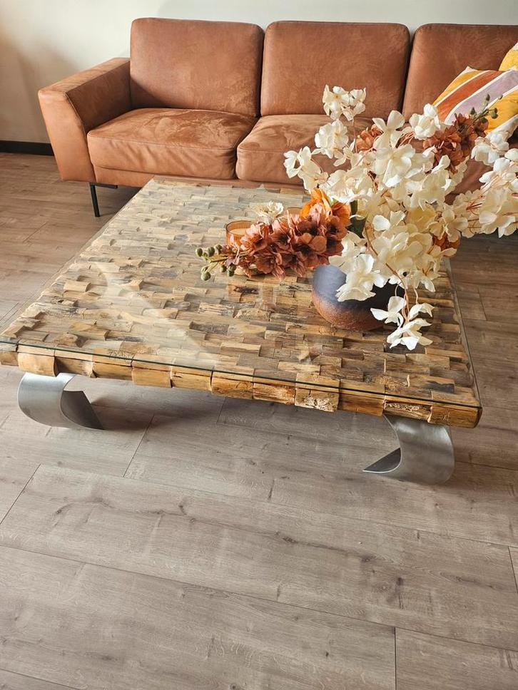 Salontafel van Rofra met glazen blad 120x120, Huis en Inrichting, Tafels | Salontafels, Gebruikt, Minder dan 50 cm, 100 tot 150 cm