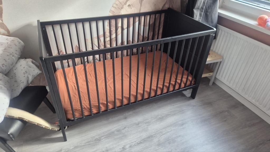 Peuterbed Petite Amelie 140x70 cm met matras, Kinderen en Baby's, Kinderkamer | Bedden, Ophalen