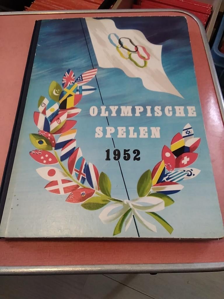 Olympische spelen 1952  compleet met plaatjes nu voor € 10, Boeken, Ophalen of Verzenden, Gelezen