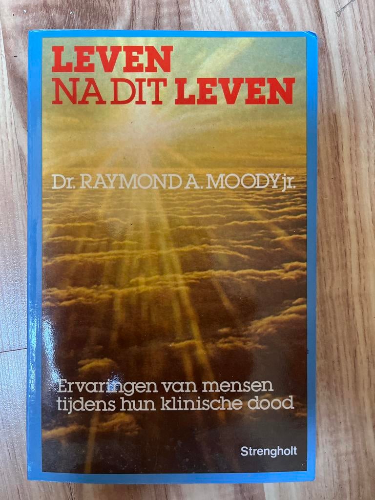 Leven na dit leven - Dr. Raymond A. Moody Jr., Boeken, Ophalen of Verzenden, Gelezen, Ziel of Sterfelijkheid, Achtergrond en Informatie