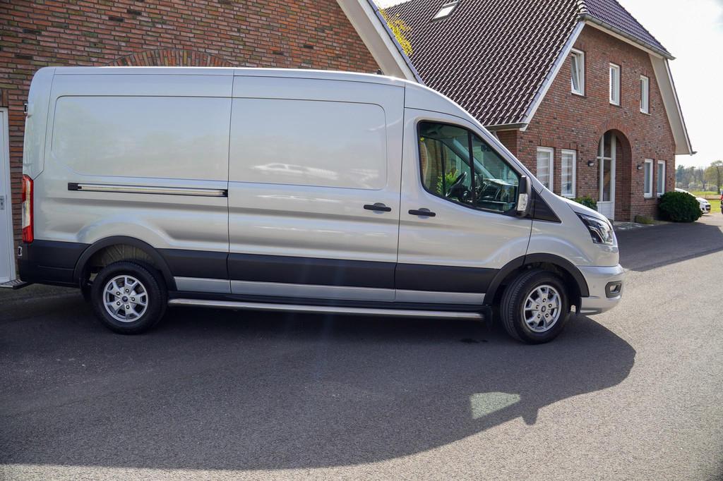 Ford Transit 2.0 TDCI 185PK Automaat L3H3 Limited Side Assis, Auto's, Stof, Euro 6, 4 cilinders, 2238 kg