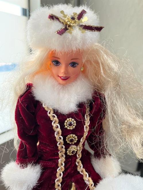 1996 Barbie Christmas Happy Holidays doll, Verzamelen, Poppen, Zo goed als nieuw, Fashion Doll, Ophalen of Verzenden