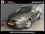 Kia Cee'd Sporty Wagon 1.4 CVVT Seven Navigatie Airco Nieuwe, Voorwielaandrijving, Euro 5, Parkeersensor, Gebruikt