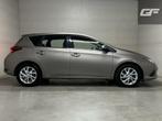 Toyota Auris 1.8 Hybrid Executive Navi Cruise Camera Trekh., Auto's, 4 cilinders, 122 pk, Origineel Nederlands, Bedrijf
