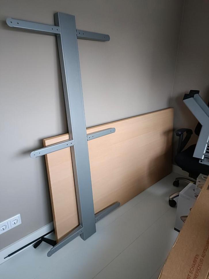 Verstelbaar Bureau + Bureaustoel, Huis en Inrichting, Bureaus, Gebruikt, Bureau, In hoogte verstelbaar, Ophalen