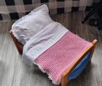 Poppenbedje met beddengoed, Kinderen en Baby's, Speelgoed | Poppen, Ophalen, Zo goed als nieuw, Babypop