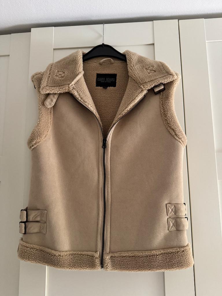 Bodywarmer/gilet Cars teddy maat 176, Kinderen en Baby's, Overige typen, Meisje, Ophalen of Verzenden, Zo goed als nieuw