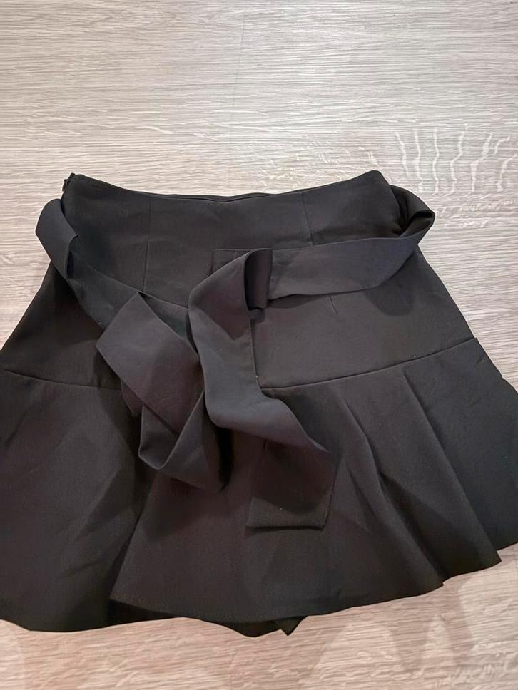 Zara Broekrokken XS - Stijlvol en comfortabel!, Kleding | Dames, Rokken, Zo goed als nieuw, Maat 34 (XS) of kleiner, Zwart, Boven de knie