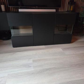 Moderne Dressoir Kast met Glazen Details