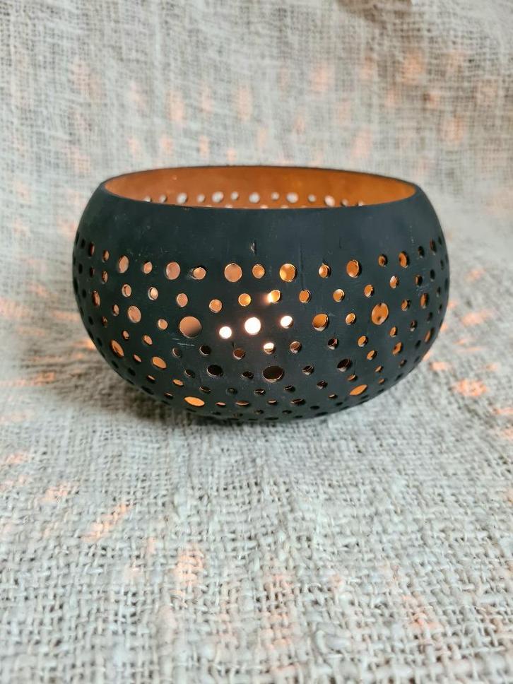 Kokosnoot windlicht Titik zwart uit Bali, Huis en Inrichting, Woonaccessoires | Kandelaars en Kaarsen, Nieuw, Kandelaar, Minder dan 25 cm