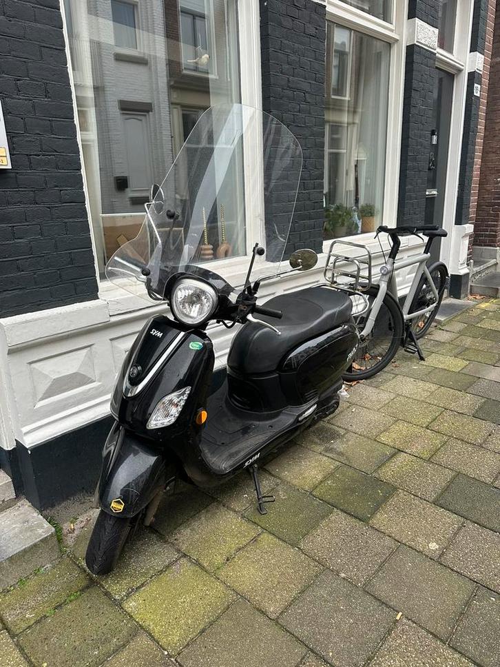 Sym fiddle 3 met kapotte motor, Fietsen en Brommers, Scooters | SYM, Gebruikt, Fiddle, Maximaal 25 km/u, Benzine, Ophalen