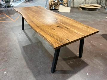Walnoten boomstamtafel 250x100 beschikbaar voor biedingen