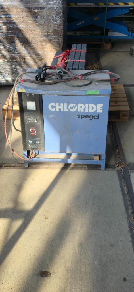 Defecte Chloride Spegel acculader voor onderdelen, Doe-het-zelf en Verbouw, Gereedschap | Overige machines, Gebruikt, Ophalen