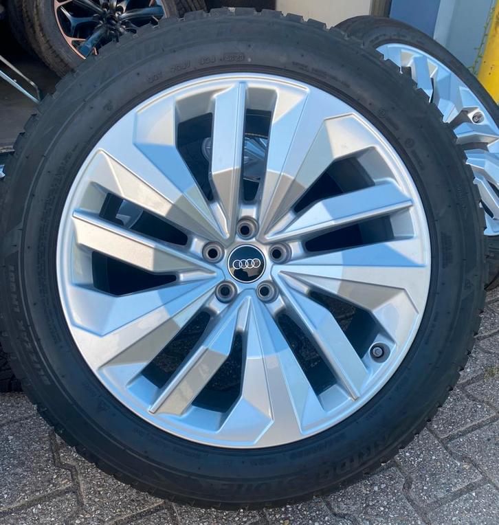 ZGAN 20” Originele Audi Q8 SQ8 E-tron Velgen + Winterbanden, Auto-onderdelen, Banden en Velgen, Banden en Velgen, Winterbanden
