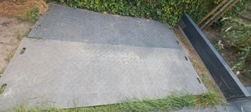 2 zware kunststof oprijplaten 3.00 x 1.00 meter  beschikbaar voor biedingen